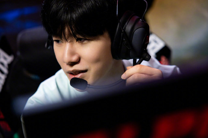 吸引了更多 吸引了更多